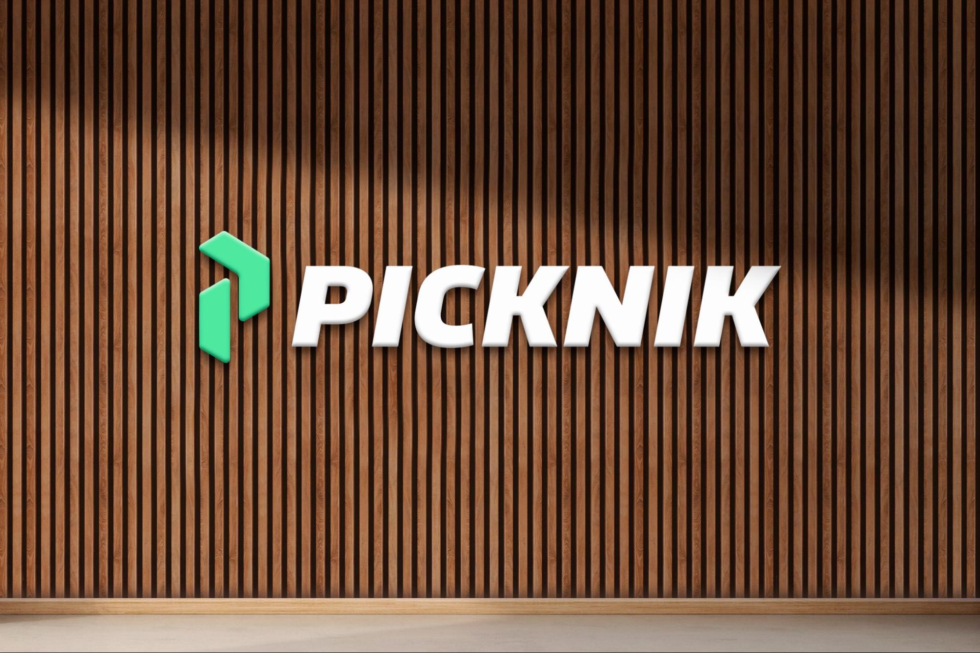 Picknik logo new wood wall