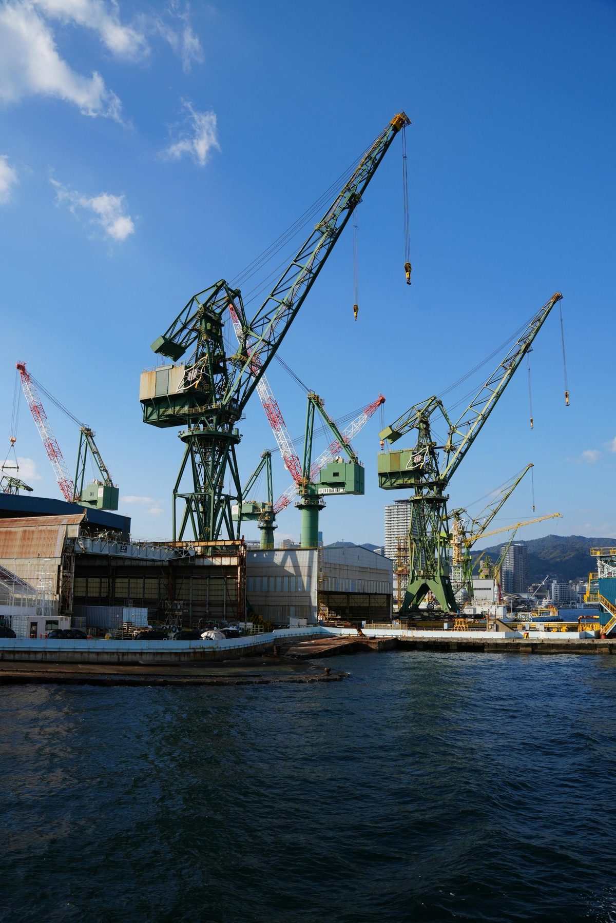 Heavy equipment manufacturing with robotic systems