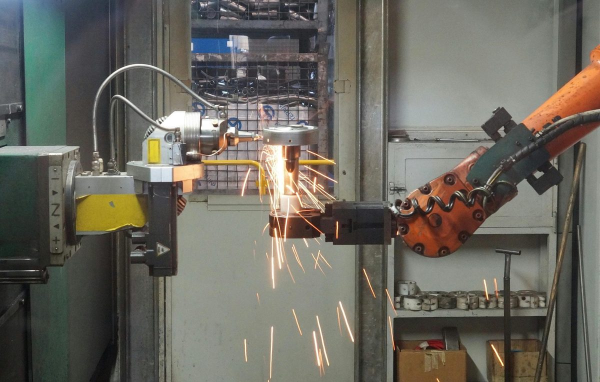 Robotic welding of large fabricated structures